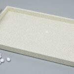 Εκλεπτυσμένος Λευκός Δίσκος Γάμου με Μοντέρνες Λαβές