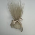 "Κλασική Μπομπονιέρα Γάμου σε Απόχρωση Σαμπανί"