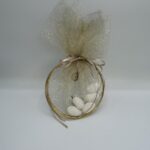 Μπομπονιέρα γάμου κρίκος με τούλι και φιόγκο - Image 2