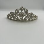 Ασημένια Πριγκιπική Τιάρα – Λάμψη & Αριστοκρατική Ομορφιά για τη Νύφη! - Image 3