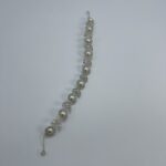 Νυφικό στεφάνι με πέρλες και λαμπερές κρυστάλλινες λεπτομέρειες