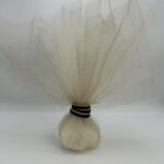 Μπομπονιέρα γάμου με τούλι και glitter λεπτομέρειες δεμένο με roze gold σκοινί