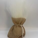 Μπομπονιέρα γάμου πουγκί με ιδιαίτερο δέσιμο