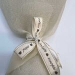 Μπομπονιέρα Γάμου με Φυσικό Λινό και Αέρινο Τούλι - Image 4