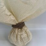 Μπομπονιέρα γάμου με τούλι και glitter λεπτομέρειες δεμένο με roze gold σκοινί - Image 4