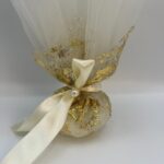 Μπομπονιέρα Γάμου με Οργάντζα και Φύλλα Χρυσού και πέρλα