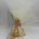 Μπομπονιέρα Γάμου με Υφασμάτινο Πουγκί και Αέρινη Δαντέλα