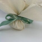 Μπομπονιέρα Γάμου με Ύφασμα και Τούλι σε Φυσικές Αποχρώσεις και Φιόγκο - Image 4