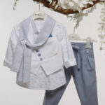 Γκρι Βαπτιστικό με Μπλε Φουλάρι και Διακριτικό Σχέδιο Α4763