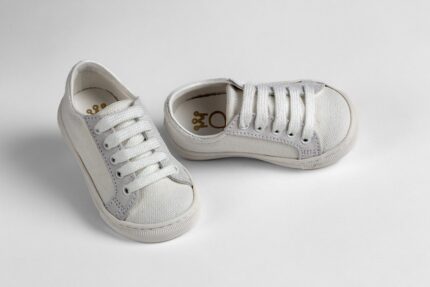 Κομψά Λευκά Sneakers Βάπτισης με Γκρι Λεπτομέρειες για Μικρούς Κυρίους EVERKID Α533Ρ