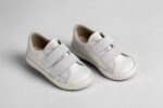 Λευκά Υφασμάτινα Sneakers Βάπτισης με Γκρι Αυτοκόλλητα για Μικρούς Κυρίους EVERKID Α535Α