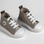 Στιλάτα High-Top Sneakers Βάπτισης σε Μπεζ με Λευκές Λεπτομέρειες για Μικρούς Κυρίους  EVERKID Α537Ε
