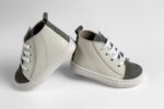 Στιλάτα High-Top Sneakers Βάπτισης σε Μπεζ Δέρμα με Πράσινες Σουέτ Λεπτομέρειες για Μικρούς Κυρίους EVERKID Α540Β - Image 4
