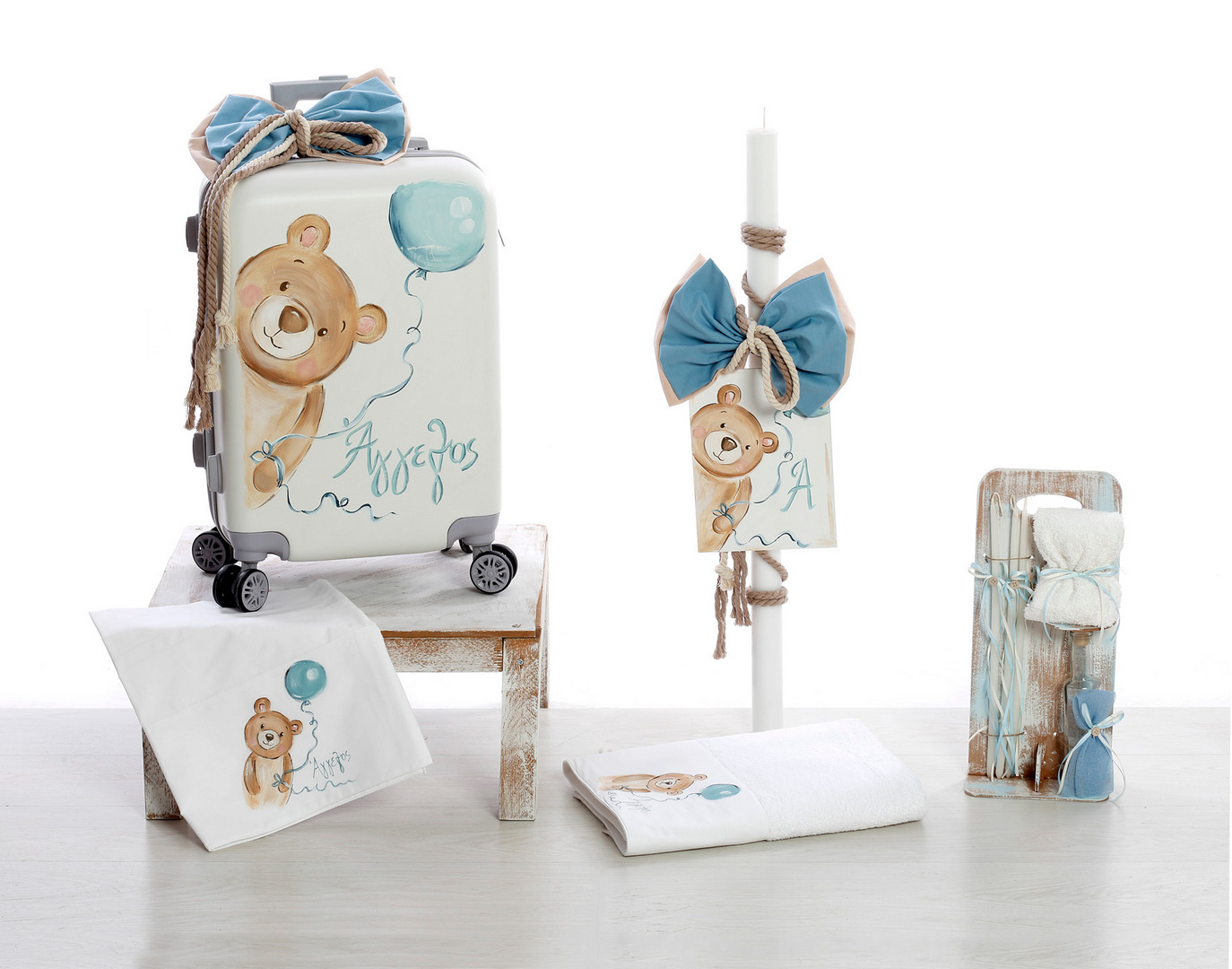 Αρκουδάκι της Αγάπης: Βαπτιστικό Σετ με Τρυφερό Θέμα ΣΔΣ-2517 BELLIS Αρκουδάκι της Αγάπης: Βαπτιστικό Σετ με Τρυφερό Θέμα ΣΚΒ-2517 BELLIS - Image 1