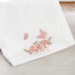 "Πεταλούδες και Όνειρα: Βαπτιστικό Σετ με Ξύλινο Μπαούλο για την Ιωάννα" ΣΔΣ ΣΚΒ 2510 BELLIS - Image 2