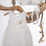 Η Αθωότητα Ανθίζει: Βαπτιστικό Σύνολο με Λουλούδια και Δαντέλα ΜΒ Κ65Ε