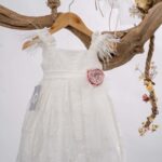 Η Χάρη της Πρώτης Ευχής: Βαπτιστικό Σύνολο με Δαντέλα, Πούπουλα και Ροζ Λουλούδια ΜΒ Κ140