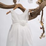 Η Αγνότητα της Στιγμής: Βαπτιστικό Φόρεμα με Λάμψη και Ροζ Λουλούδι ΜΒ Κ133