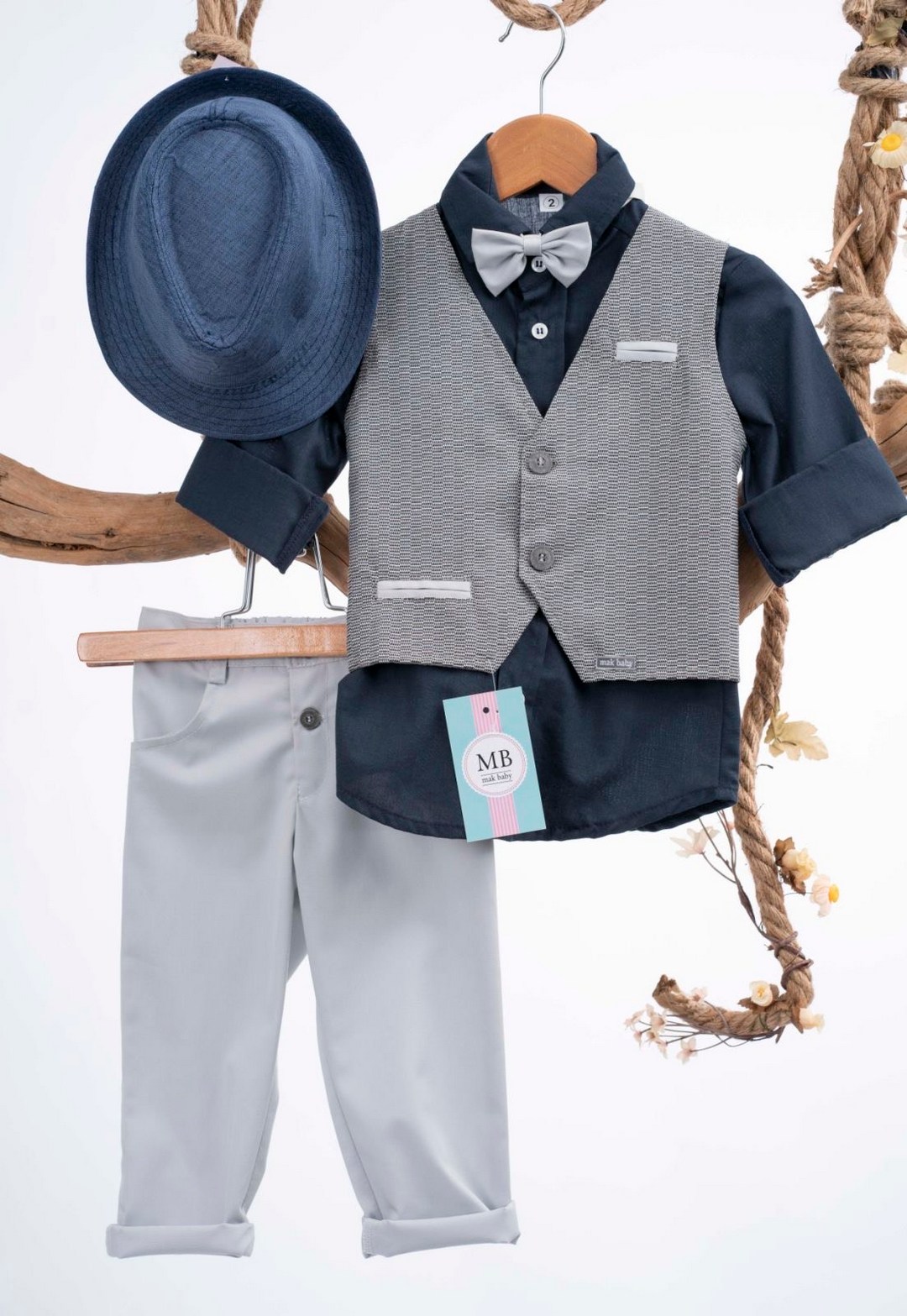 Μοντέρνο Βαπτιστικό Σύνολο για Μικρούς Gentleman ΜΒ ΑΕ33 Μοντέρνο Βαπτιστικό Σύνολο για Μικρούς Gentleman ΜΒ ΑΕ33 - Image 1