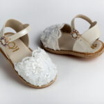 Βαπτιστικά Πέδιλα "Λευκή Αγκαλιά" με Δαντέλα και Λαμπερή Αγκράφα everkid Κ558Ε