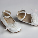 Λευκά Βαπτιστικά Παπούτσια "Αέρινη Δαντέλα" K569A