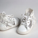 Ρομαντική Δαντέλα: Ψηλά Βαπτιστικά Παπούτσια για Μικρές Κυρίες everkid K579A