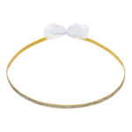 Κομψά επάργυρα στέφανα γάμου με διακριτικές ροζ χρυσές λεπτομέρειες, που συμβολίζουν την ένωση δύο ψυχών με αγάπη και αρμονία.