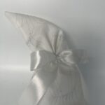 Λευκή Μπομπονιέρα Γάμου με Σατέν Φιόγκο: Μια Απαλή Έκφραση Ευγνωμοσύνης - Image 2