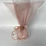 Ροζ Μπομπονιέρα Γάμου με Τούλι και Κορδέλες: Μια Γλυκιά Έκφραση Αγάπης και Ευγνωμοσύνης