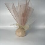 Μπομπονιέρα με Τούλι και Λάμψη: Ένα Αέρινο και Λαμπερό Δώρο