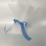Μπομπονιέρα Βάπτισης με Τούλι και Γαλάζια Κορδέλα: Ένα Αέρινο και Γλυκό Δώρο