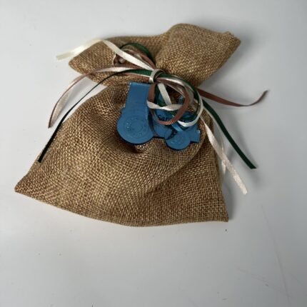 Ρουστίκ Μπομπονιέρα Βάπτισης με Λινάτσα και Μπλε Τρακτέρ