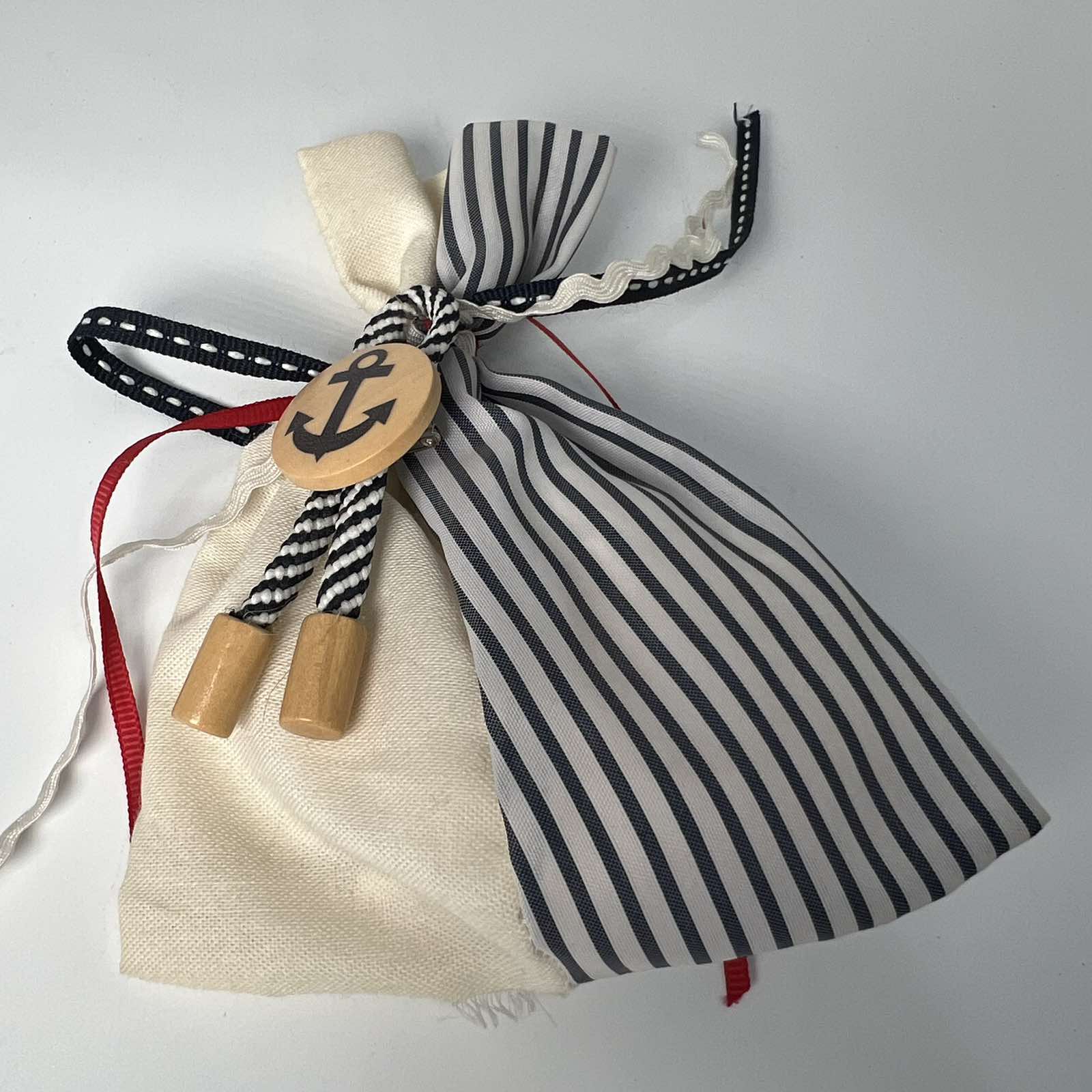 Ναυτική Μπομπονιέρα Βάπτισης για Αγόρι με Ριγέ Σχέδιο και Άγκυρα Ναυτική Μπομπονιέρα Βάπτισης για Αγόρι με Ριγέ Σχέδιο και Άγκυρα
