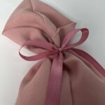 Μπομπονιέρα Βάπτισης Υφασμάτινη Σάπιο Μήλο με Σατέν Κορδέλες - Image 2