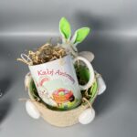 Πασχαλινές Ευχές σε Καλάθι: Χειροποίητο Δώρο με Κούπα για την Οικογένεια - Image 2