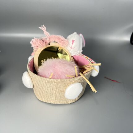 Δώρο Ευγνωμοσύνης για τη Δασκάλα: Χειροποίητο Καλάθι με Κρεμαστό Δώρο