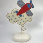 "Πετάει, Πετάει... ο Μικρός Πιλότος": Μια Μπομπονιέρα με Όνειρα και Φαντασία