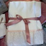 Ρομαντικό Βαπτιστικό Πακέτο σε Αποχρώσεις Ροζ Πούδρας με μονόγραμμα και λουλούδια ΧΕΙΡΟΠΟΙΗΤΟ - Image 15