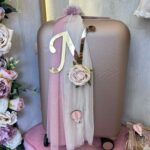 Ρομαντικό Βαπτιστικό Πακέτο σε Αποχρώσεις Ροζ Πούδρας με μονόγραμμα και λουλούδια ΧΕΙΡΟΠΟΙΗΤΟ - Image 3