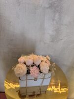 "Vanilla Rose Bag": Ονειρεμένη Αρωματική Ανθοδέσμη από Κερί Σόγιας σε Λευκή Τσαντούλα - Image 3