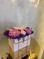 Purple Garden Beige – Ξεχωριστή Ανθοσύνθεση με αρωματικά κεριά - Image 2