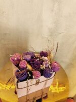 "Purple Velvet Bag": Μαγική Μοσχομυρωδάτη Ανθοδέσμη από Κερί Σόγιας σε Chic Τσαντούλα - Image 3