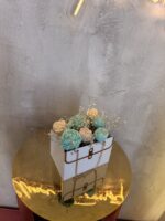 Mint & Cream Bag": Δροσερή Μοσχομυρωδάτη Ανθοδέσμη από Κερί Σόγιας σε Λευκή Τσαντούλα - Image 3
