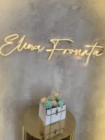 Mint & Cream Bag": Δροσερή Μοσχομυρωδάτη Ανθοδέσμη από Κερί Σόγιας σε Λευκή Τσαντούλα - Image 4