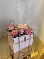 "Royal Rosse Bag": Σούπερ Μοσχομυρωδάτη Ανθοδέσμη από Κερί Σόγιας σε Τσαντούλα