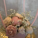 «Romantic Heart» – Χειροποίητη Σύνθεση Αρωματικών Κεριών σε Ροζ Τσάντα Δώρου με Κεντρική Καρδιά