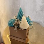 Χειροποίητη Κερινή Ανθοδέσμη από Κερί Σόγιας – Winter Snow Χριστουγεννιάτικη