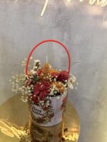 Τίτλος για το e-shop: «Χριστουγεννιάτικη Μαγεία» – Χειροποίητη Αρωματική Σύνθεση Κεριών Σόγιας σε Γιορτινό Κουτί με Χερούλι